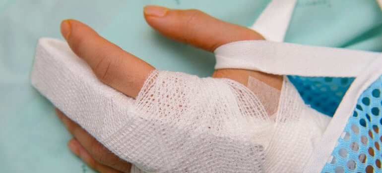 Difference Between Jammed Finger and Broken Finger